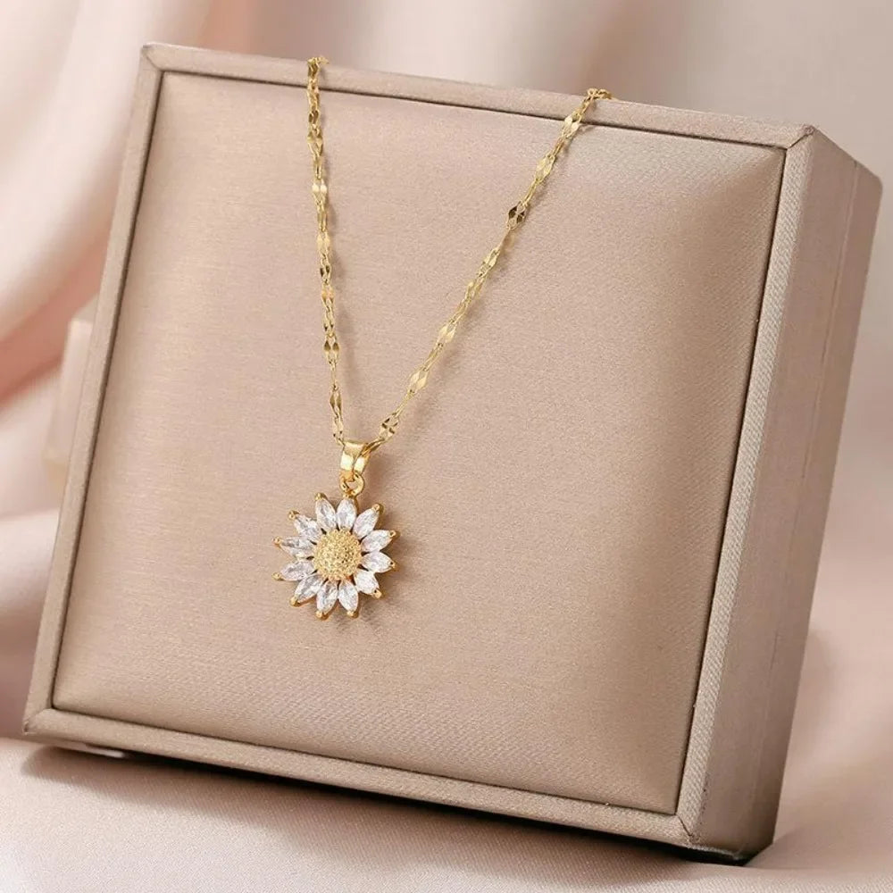 Fashion Gold-color Ladies Light Luxury Style Flower Pendant Necklace Inlaid Zirconia Titanium Steel Chain Holiday Jewelry